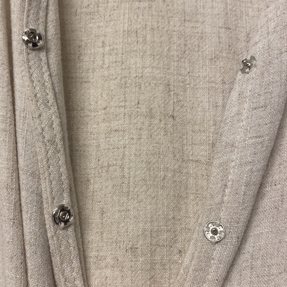 Karen Kane Toe Front Linen Top - Picture 6 of 7